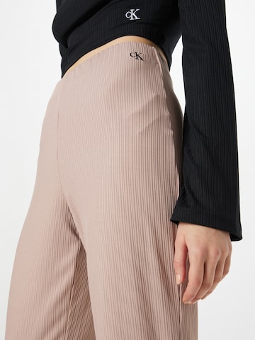 Calvin Klein Jeans Avar lõige Püksid, värv beež