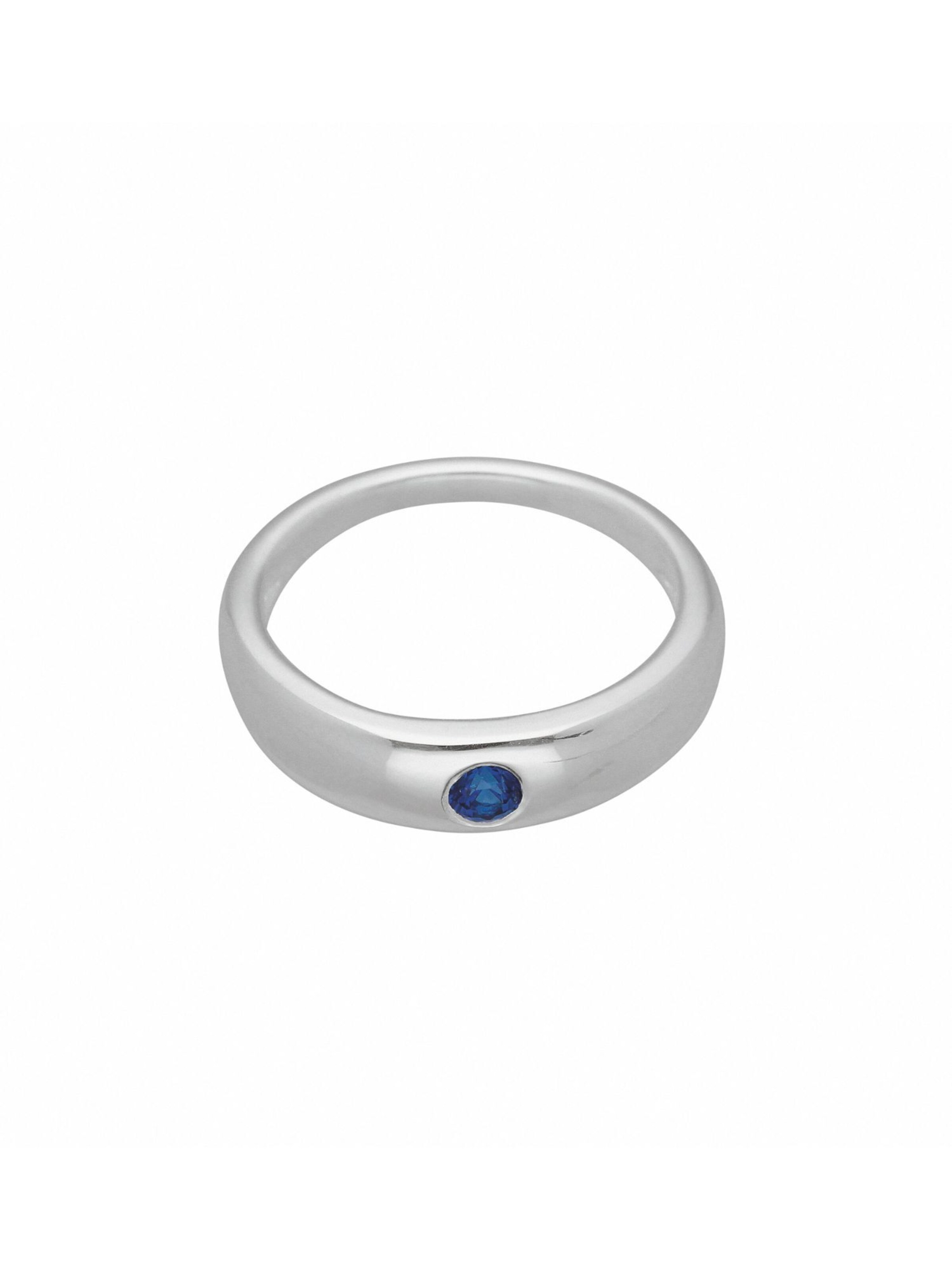 Adelia´s Ring in Silver: front