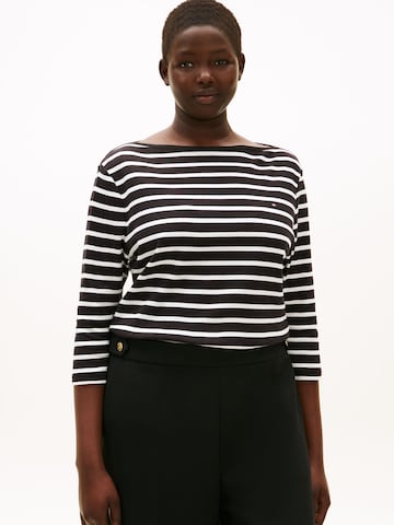 Tommy Hilfiger Curve Тениска в черно: отпред