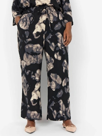 Wasabi Concept Loosefit Kalhoty 'Keisie' – černá: přední strana