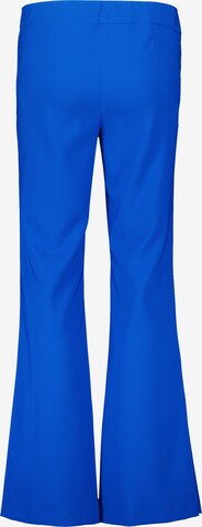 Flared Pantaloni di Vera Mont in blu