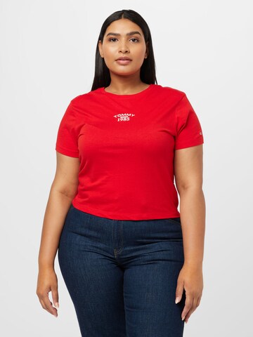 Tommy Jeans Curve T-Shirt in Rot: predná strana