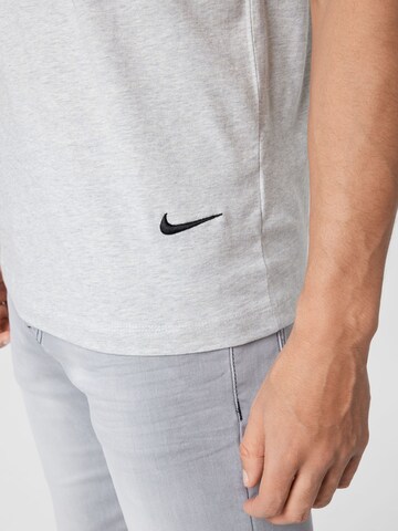 Nike Sportswear Shirt in Grijs