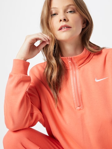 Nike Sportswear Sweatshirt in Orange