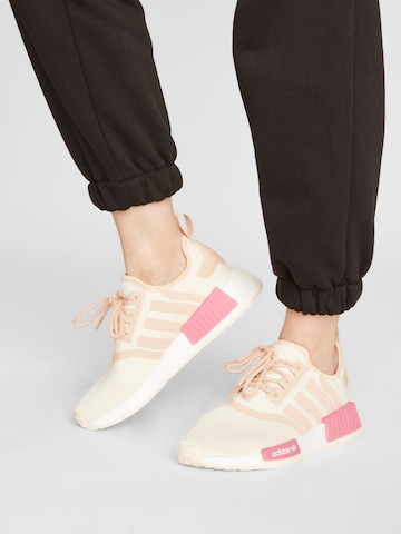 ADIDAS ORIGINALS Låg sneaker i beige: framsida