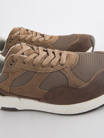 Baskets basses Next en marron