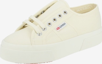 Baskets basses SUPERGA en beige : devant