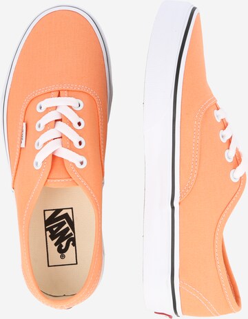 Sneaker bassa di VANS in arancione