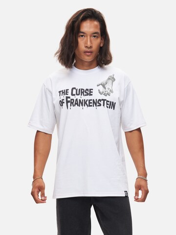Recovered T-Shirt 'Hammer Horror Curse Of Frankenstein' in Weiß: Vorderseite