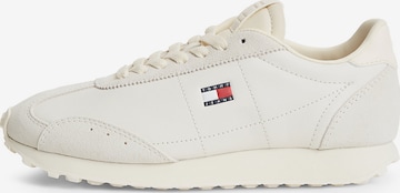 Baskets basses Tommy Jeans en beige : devant