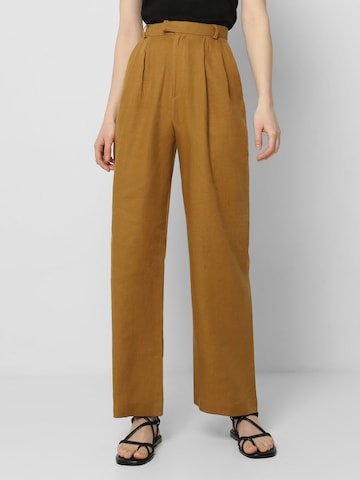 Scalpers Regular Pleat-front trousers in Brown: front