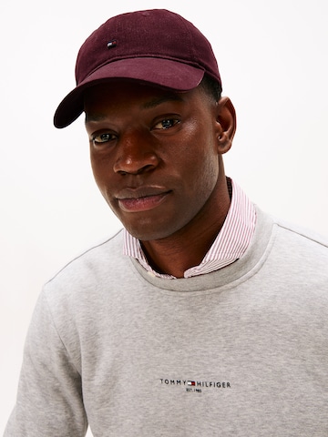 TOMMY HILFIGER Cap in Red: front