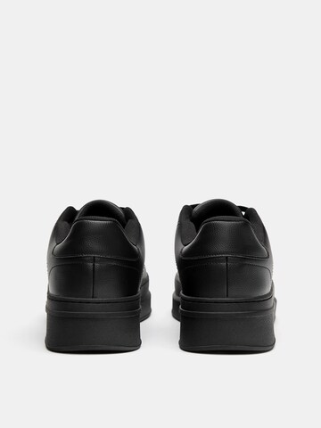 Pull&Bear Rövid szárú sportcipők - fekete