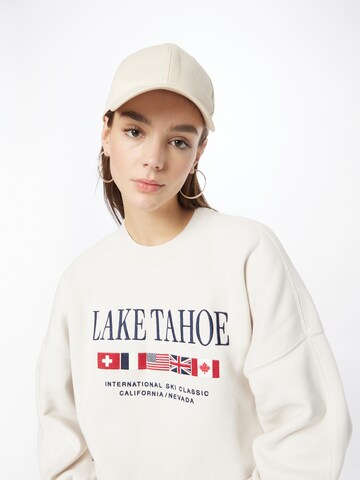 Abercrombie & Fitch Sweatshirt in White