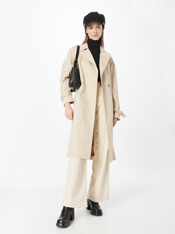 Palton de primăvară-toamnă de la Calvin Klein pe bej