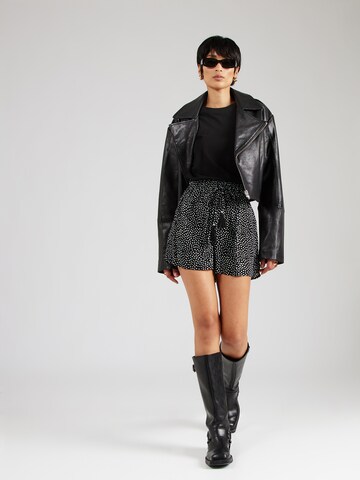 Hailys Wide Leg Shorts 'Ay44la' in Schwarz