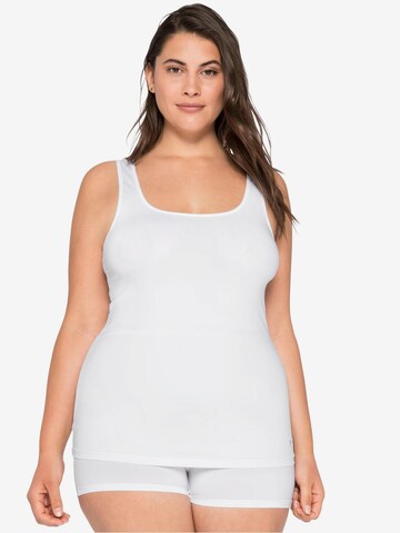SHEEGO Undershirt in White: front