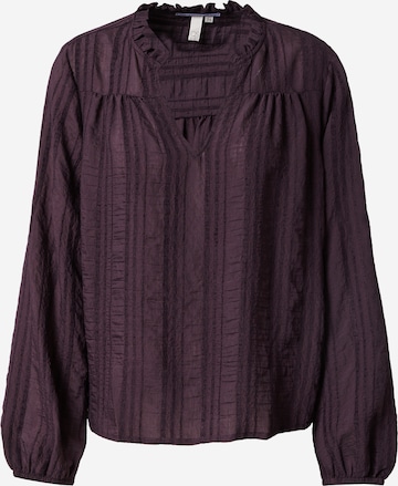 QS - Blusa em roxo: frente