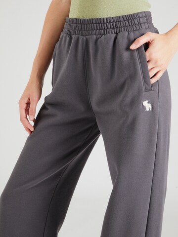 Abercrombie & Fitch Wide Leg Hose 'APAC' in Grau