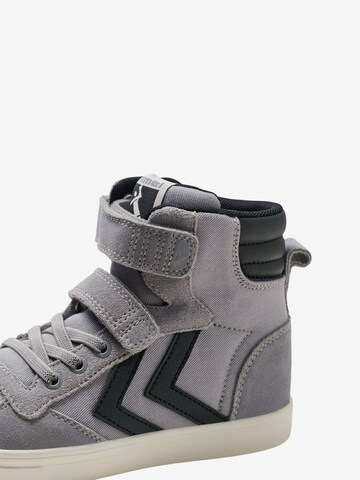 Baskets 'Slimmer Stadil' Hummel en gris