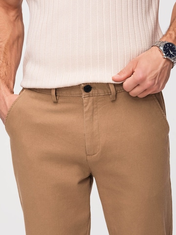 Ombre Regular Chino trousers in Brown