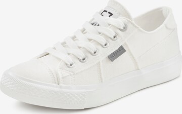 Elbsand Sneakers in White: front