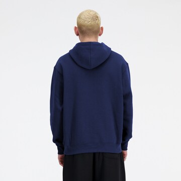 Sweat-shirt 'Essentials' new balance en bleu