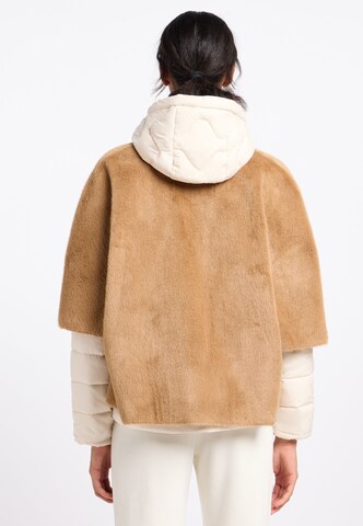 Frieda & Freddies NY Cape in Beige