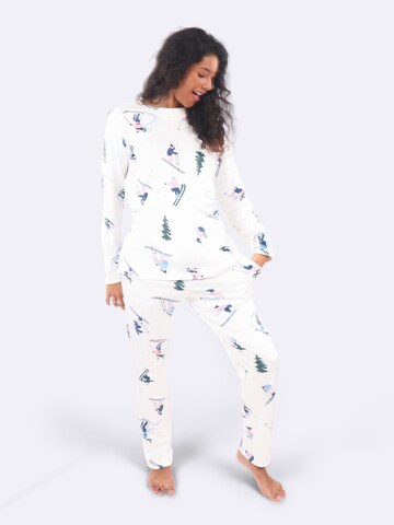 COZEE Pyjamas 'Skiers Velvet Pyjamas' i vit