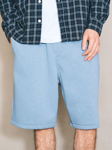 Next Loosefit Shorts 'Edit' in Blau