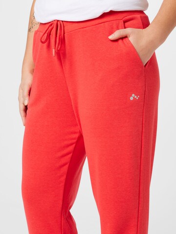 Only Play Curvy - Tapered Calças de desporto 'ELINA' em vermelho