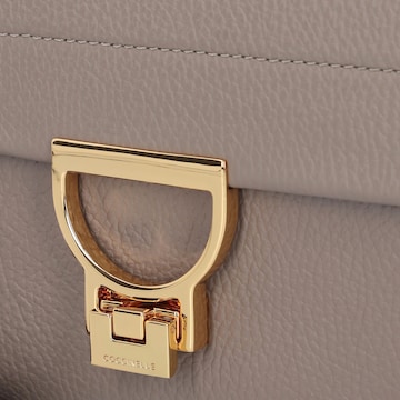 Borsa a mano 'Arlettis' di Coccinelle in marrone