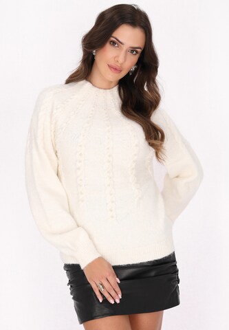 faina Sweater in White: front