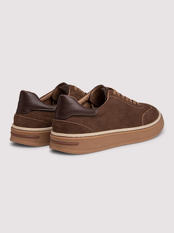 Pantofi de la Ombre pe maro