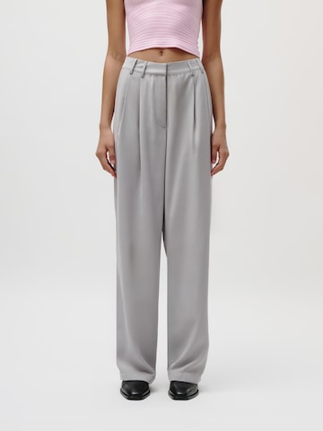 Loosefit Pantaloni con pieghe 'Kora' di LeGer by Lena Gercke in grigio: frontale