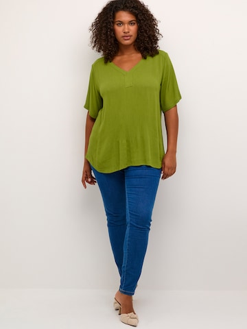 KAFFE CURVE Shirt 'Ami' in Groen