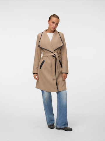 VERO MODA Płaszcz przejściowy 'VMWATERFALL CLASS' w kolorze brązowy