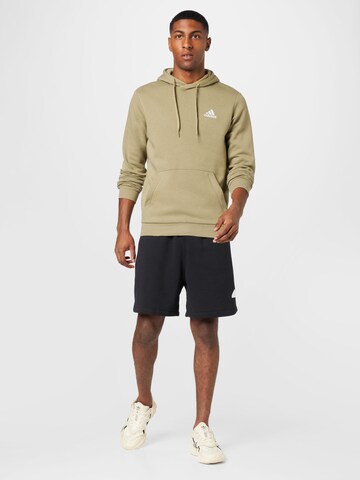 ADIDAS SPORTSWEAR Urheilullinen collegepaita 'Essentials Fleece' värissä vihreä