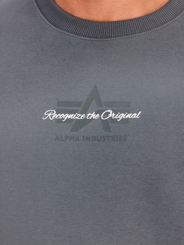 ALPHA INDUSTRIES Sweatshirt in Grau