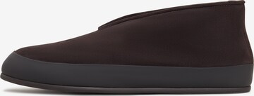 Chaussure basse CESARE GASPARI en marron : devant