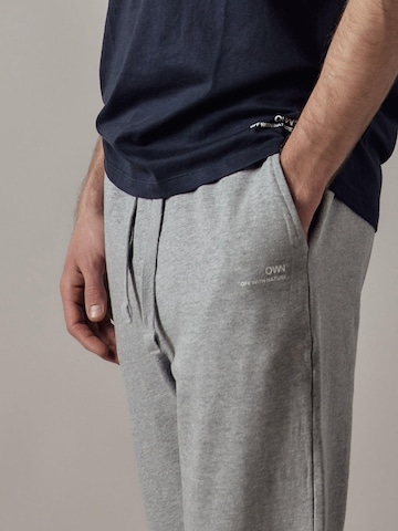 OWN Off With Nature Regular Broek 'Joggers Felpati Dritti' in Grijs