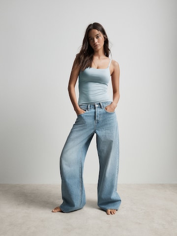 Next Top in Blau