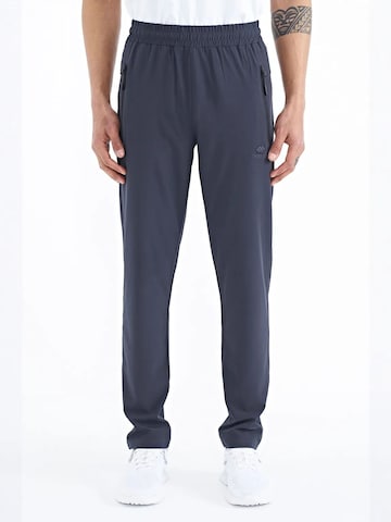 Tommy Life Regular Pants in Grey