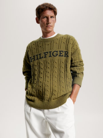 TOMMY HILFIGER Sweater in Green: front