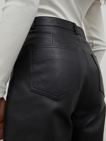 Regular Pantalon 'Maria' EDITED en noir
