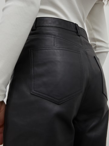 EDITED Regular Trousers 'Maria' in Black