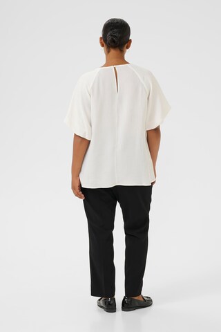 Chemisier 'Girla' KAFFE CURVE en blanc