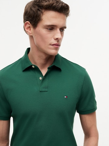 TOMMY HILFIGER Paita 'CORE 1985' värissä vihreä