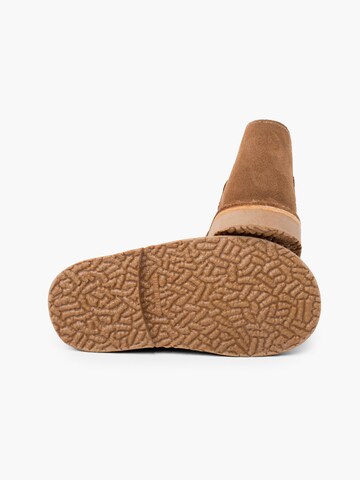 Pisamonas - Botas en marrón