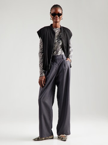 ABOUT YOU Loose fit Pleat-front trousers 'Elisabeth' in Grey